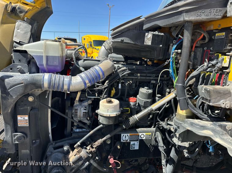 image for item EK0583 2021 Kenworth T680 semi truck