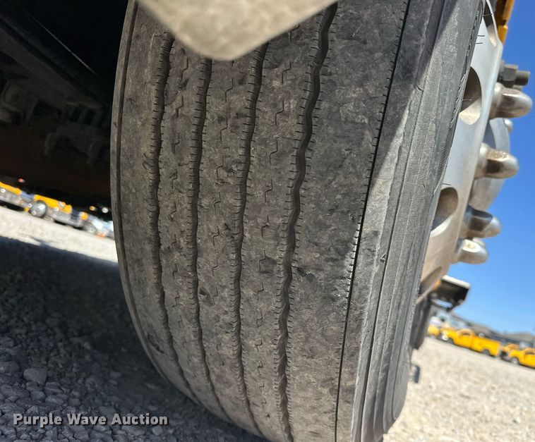 image for item EK0583 2021 Kenworth T680 semi truck