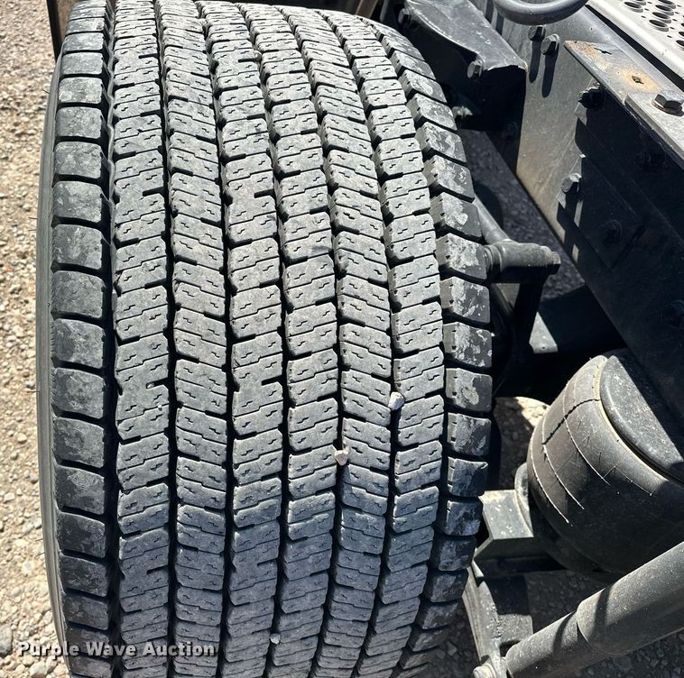 image for item EK0583 2021 Kenworth T680 semi truck