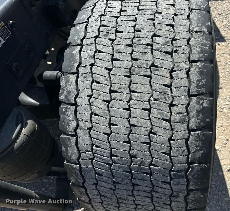 image for item EK0583 2021 Kenworth T680 semi truck