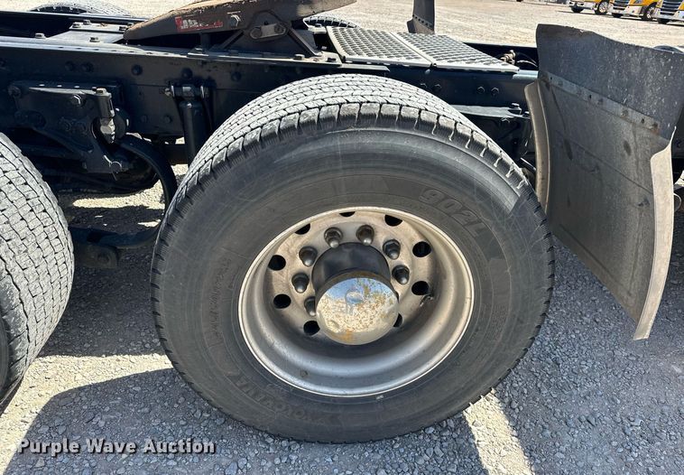 image for item EK0583 2021 Kenworth T680 semi truck