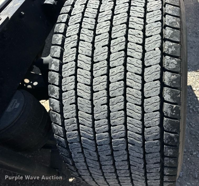 image for item EK0583 2021 Kenworth T680 semi truck