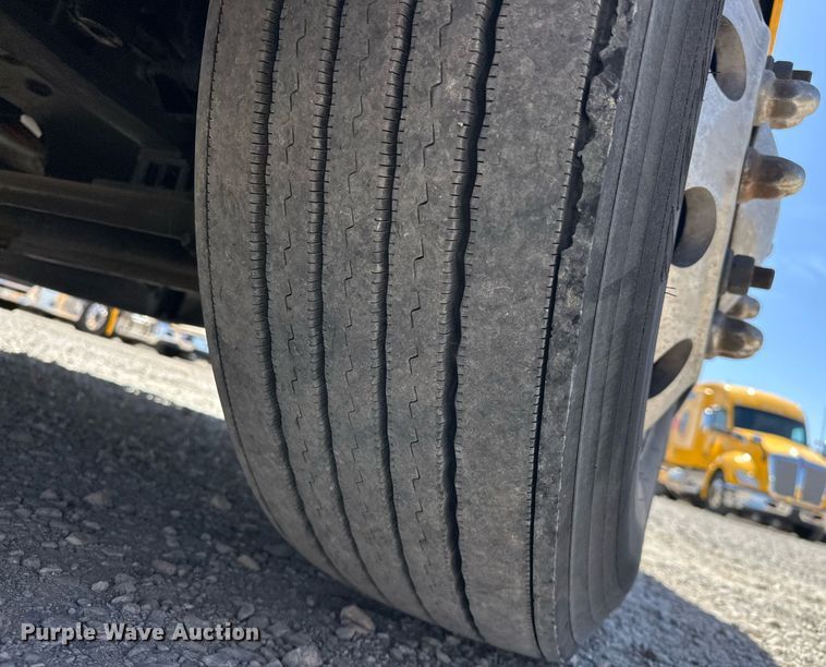 image for item EK0583 2021 Kenworth T680 semi truck