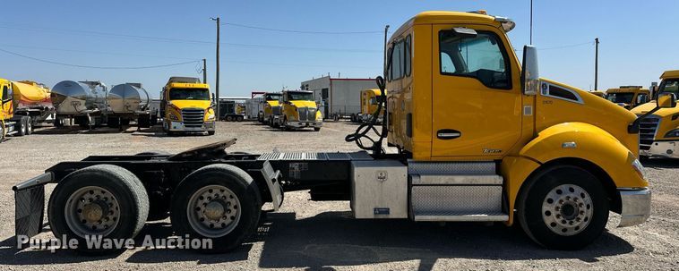 image for item EK0584 2021 Kenworth T680 semi truck