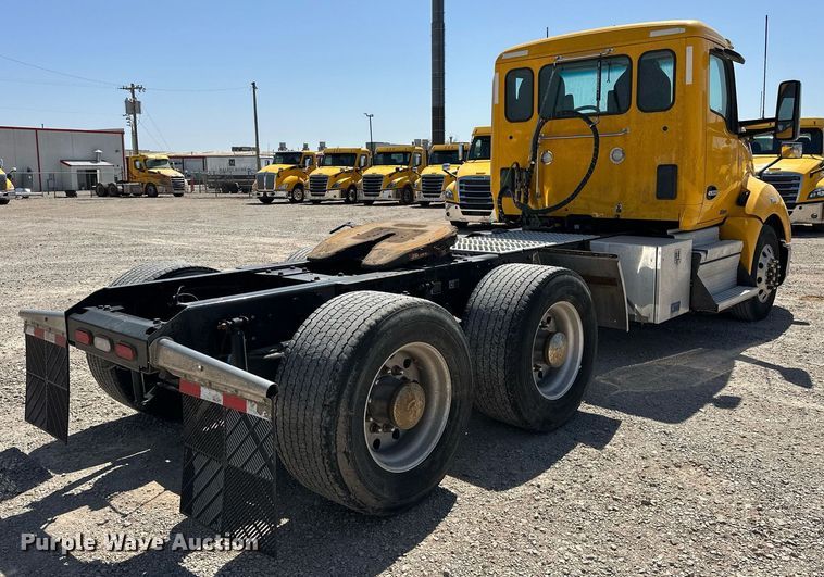 image for item EK0584 2021 Kenworth T680 semi truck