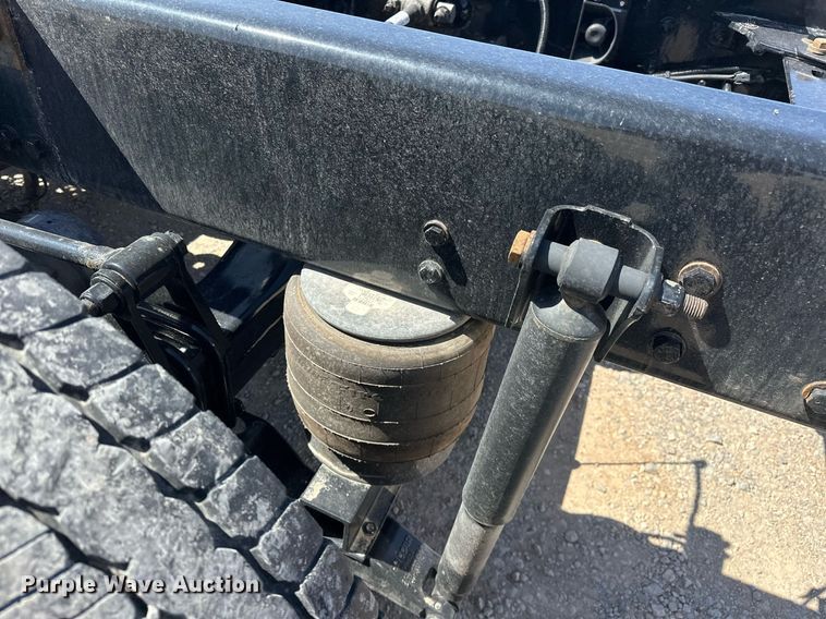 image for item EK0584 2021 Kenworth T680 semi truck