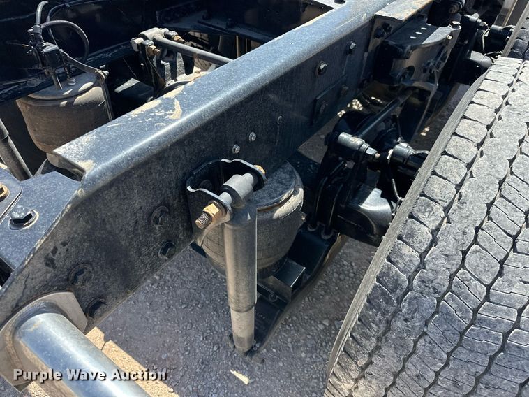 image for item EK0584 2021 Kenworth T680 semi truck