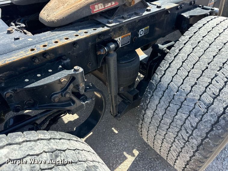 image for item EK0584 2021 Kenworth T680 semi truck