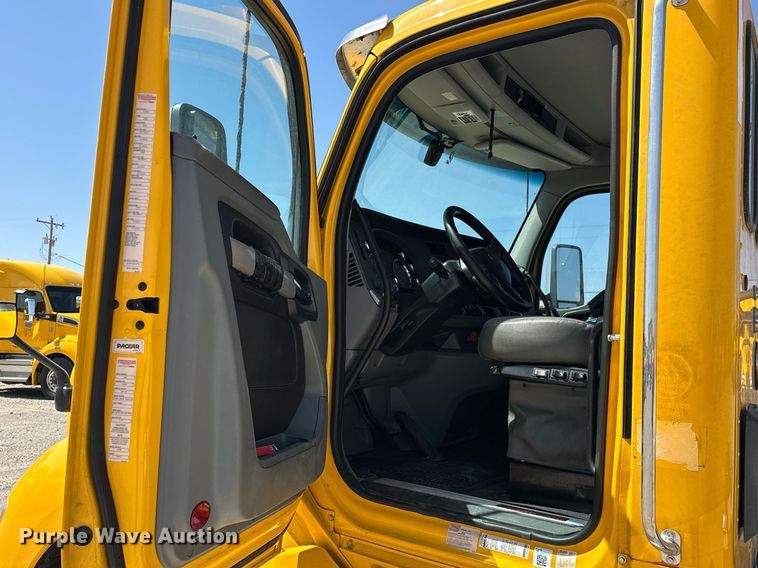 image for item EK0584 2021 Kenworth T680 semi truck