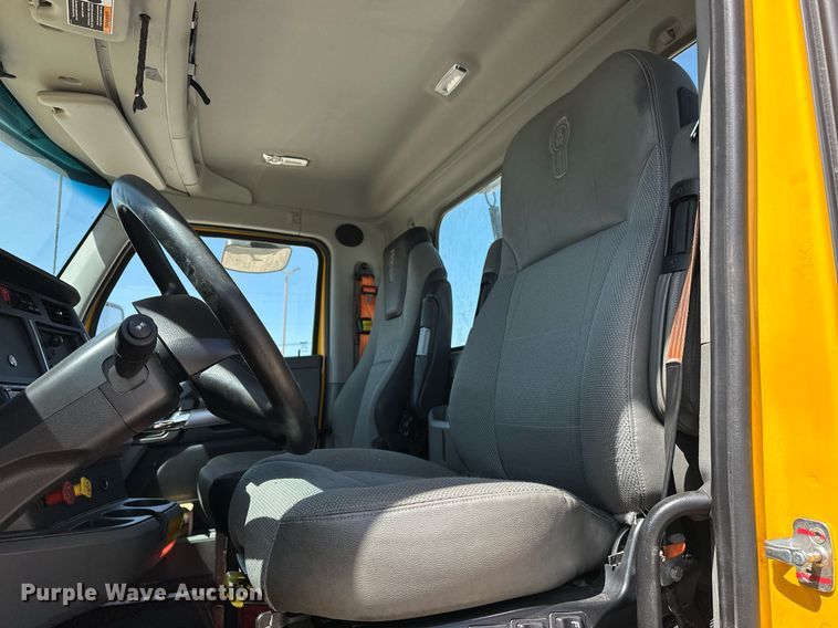 image for item EK0584 2021 Kenworth T680 semi truck