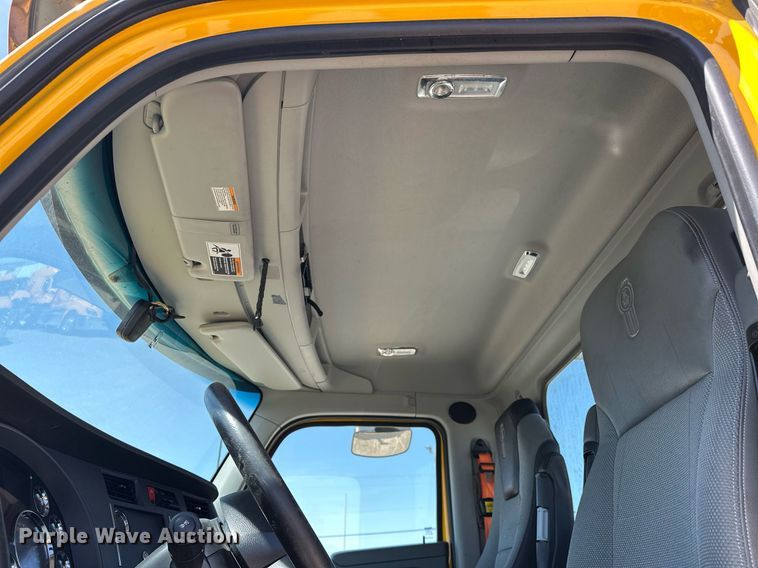 image for item EK0584 2021 Kenworth T680 semi truck