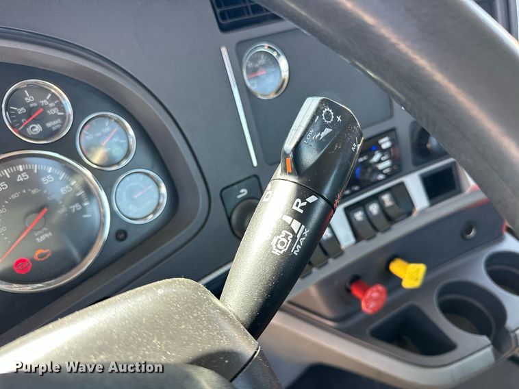 image for item EK0584 2021 Kenworth T680 semi truck