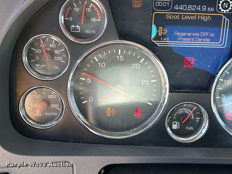 image for item EK0584 2021 Kenworth T680 semi truck