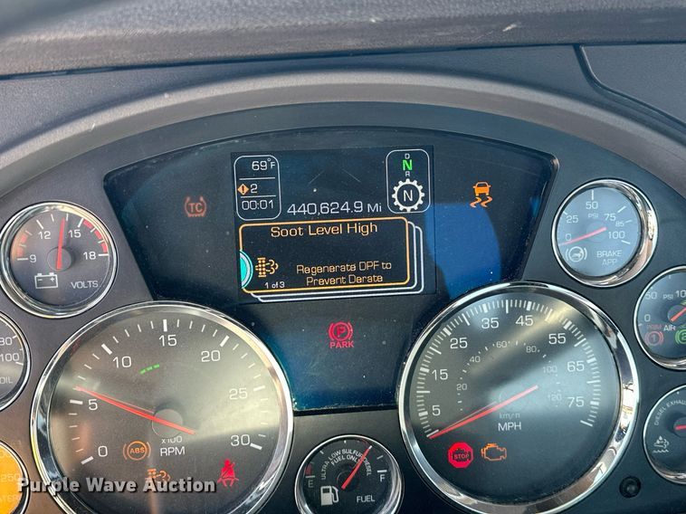 image for item EK0584 2021 Kenworth T680 semi truck