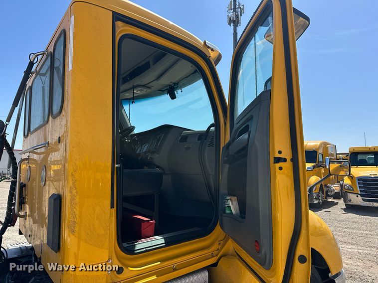 image for item EK0584 2021 Kenworth T680 semi truck