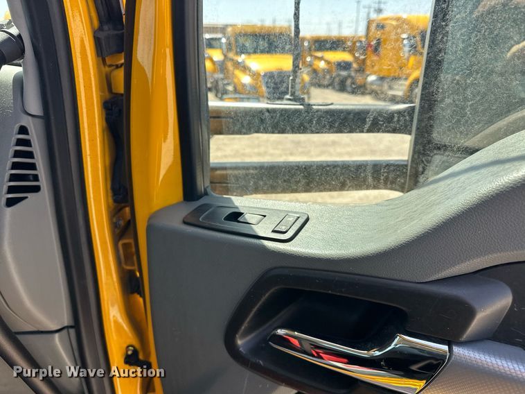 image for item EK0584 2021 Kenworth T680 semi truck