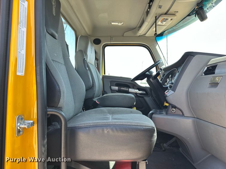 image for item EK0584 2021 Kenworth T680 semi truck