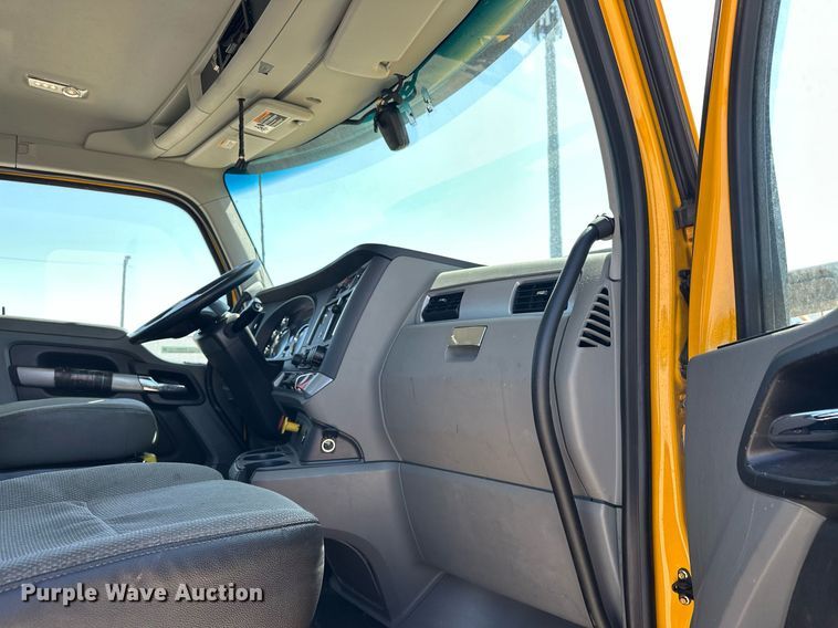 image for item EK0584 2021 Kenworth T680 semi truck