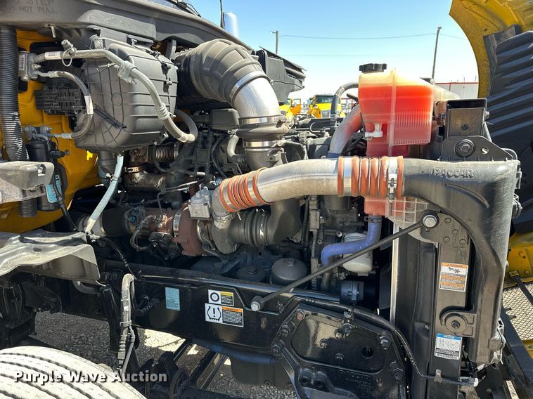 image for item EK0584 2021 Kenworth T680 semi truck