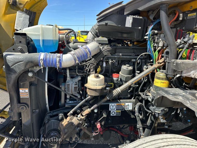 image for item EK0584 2021 Kenworth T680 semi truck