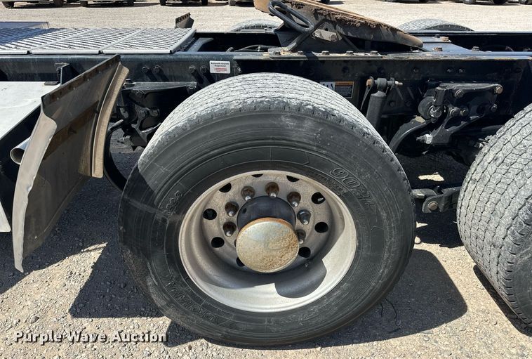 image for item EK0584 2021 Kenworth T680 semi truck