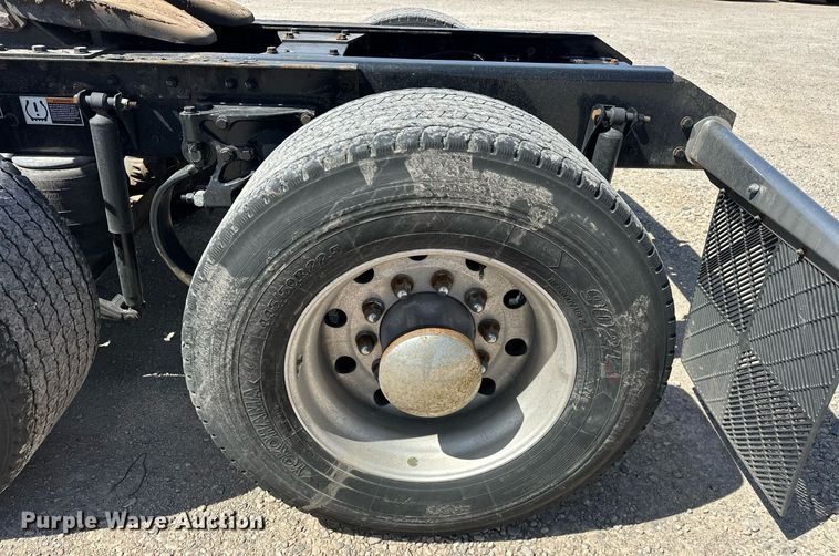 image for item EK0584 2021 Kenworth T680 semi truck