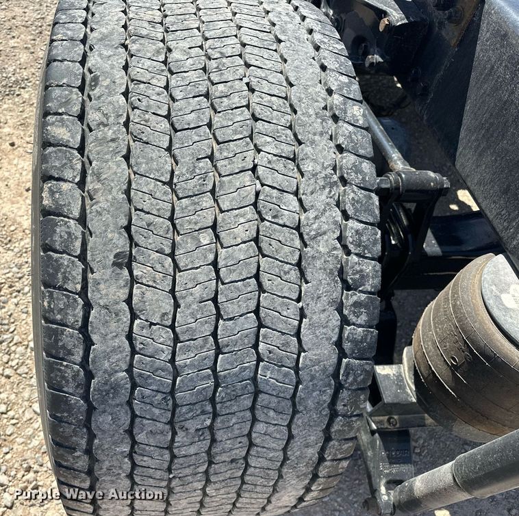 image for item EK0584 2021 Kenworth T680 semi truck