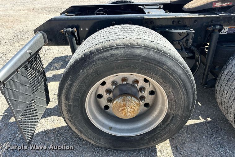 image for item EK0584 2021 Kenworth T680 semi truck