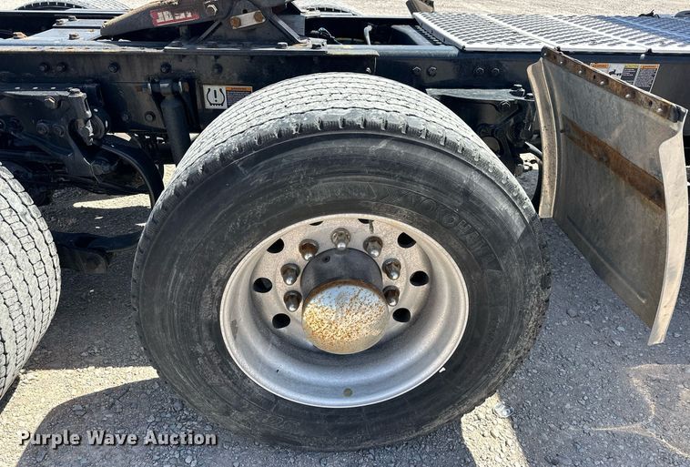 image for item EK0584 2021 Kenworth T680 semi truck