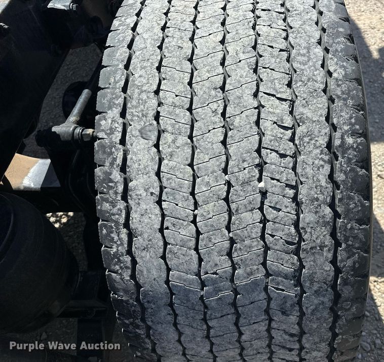 image for item EK0584 2021 Kenworth T680 semi truck