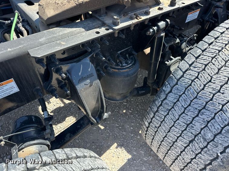 image for item EK0585 2021 Freightliner Cascadia 126 semi truck