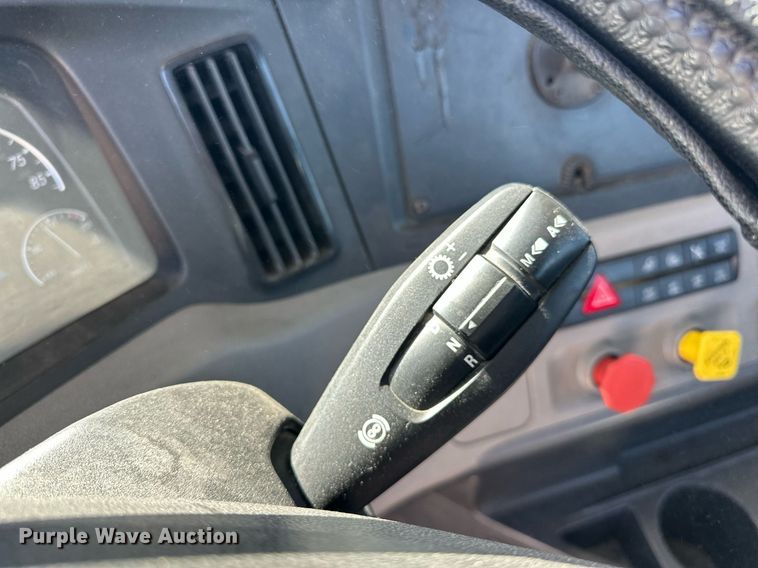 image for item EK0585 2021 Freightliner Cascadia 126 semi truck