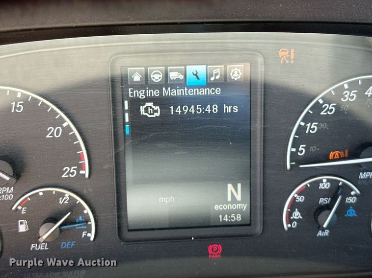 image for item EK0585 2021 Freightliner Cascadia 126 semi truck