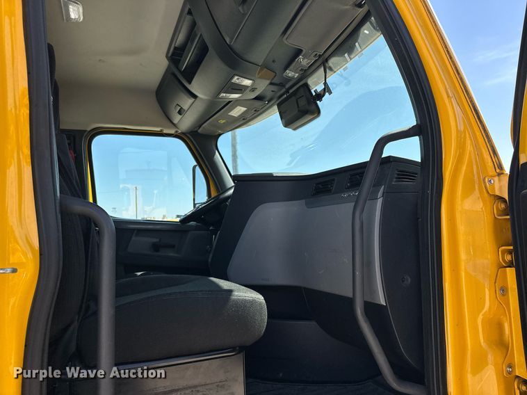 image for item EK0585 2021 Freightliner Cascadia 126 semi truck