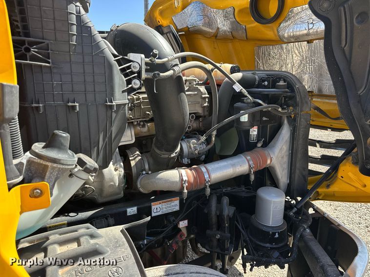 image for item EK0585 2021 Freightliner Cascadia 126 semi truck