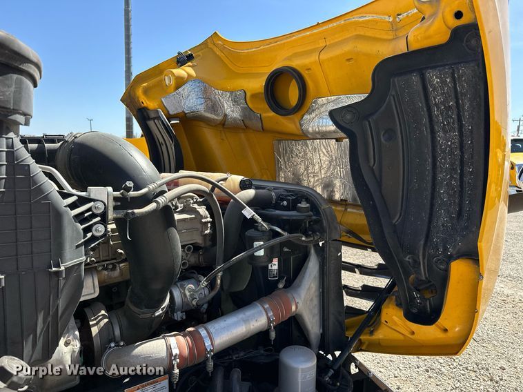 image for item EK0585 2021 Freightliner Cascadia 126 semi truck