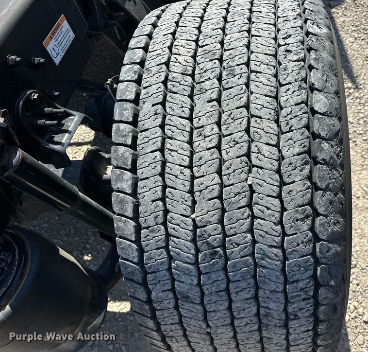 image for item EK0585 2021 Freightliner Cascadia 126 semi truck