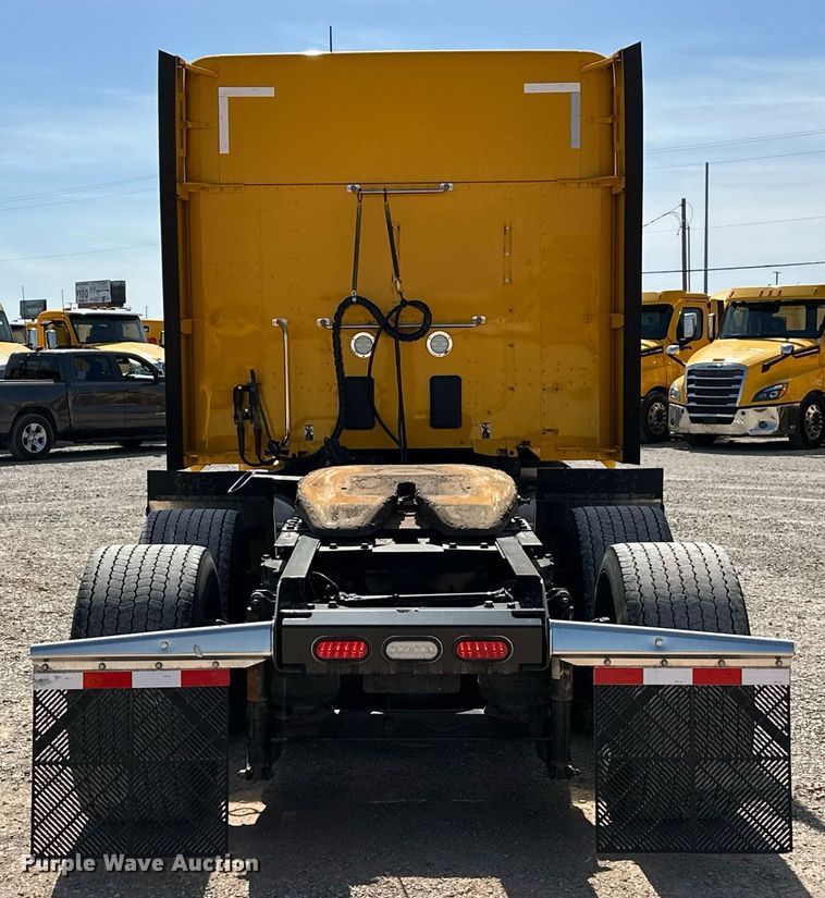 image for item EK0586 2021 Kenworth T680 semi truck