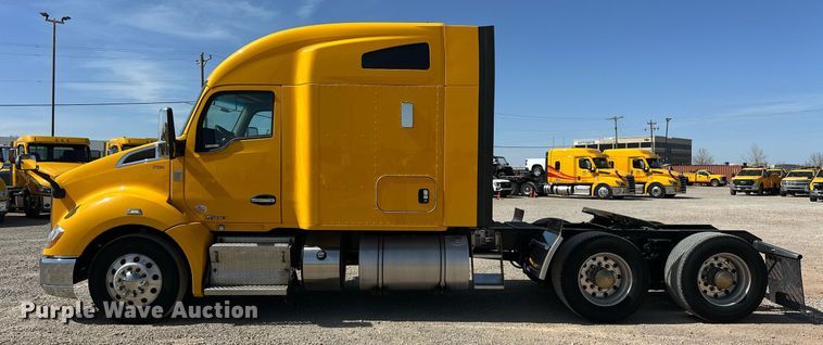 image for item EK0586 2021 Kenworth T680 semi truck