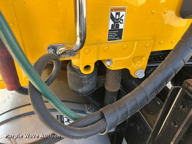 image for item EK0586 2021 Kenworth T680 semi truck