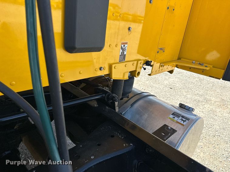 image for item EK0586 2021 Kenworth T680 semi truck