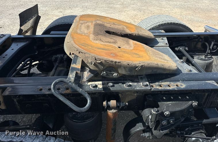 image for item EK0586 2021 Kenworth T680 semi truck