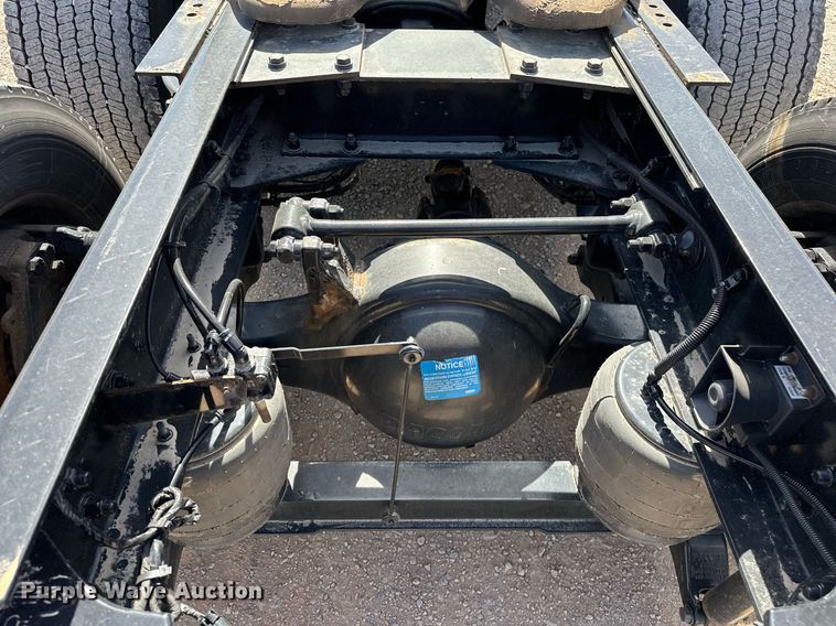 image for item EK0586 2021 Kenworth T680 semi truck