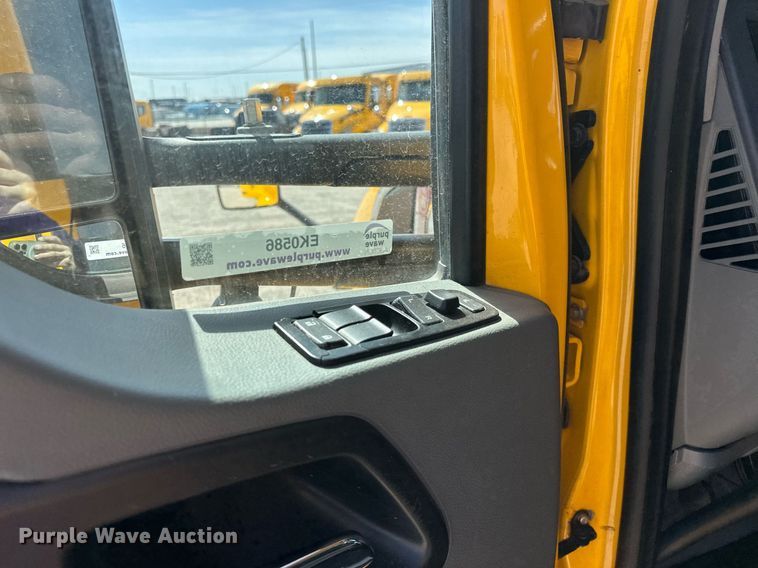 image for item EK0586 2021 Kenworth T680 semi truck