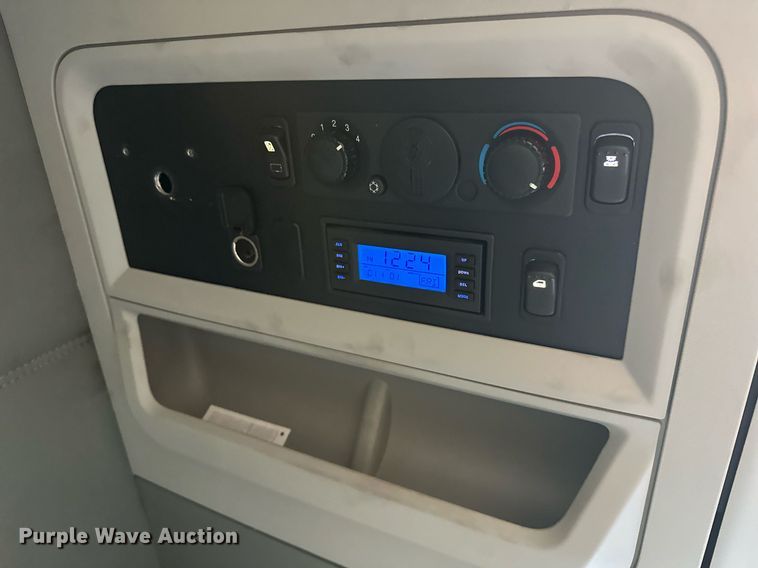 image for item EK0586 2021 Kenworth T680 semi truck