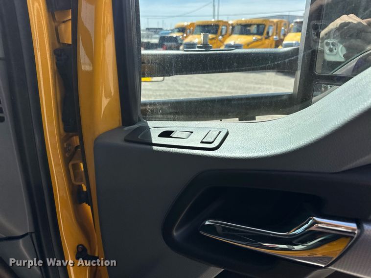 image for item EK0586 2021 Kenworth T680 semi truck