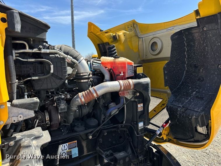 image for item EK0586 2021 Kenworth T680 semi truck