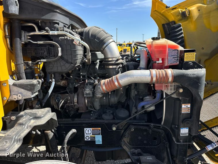 image for item EK0586 2021 Kenworth T680 semi truck