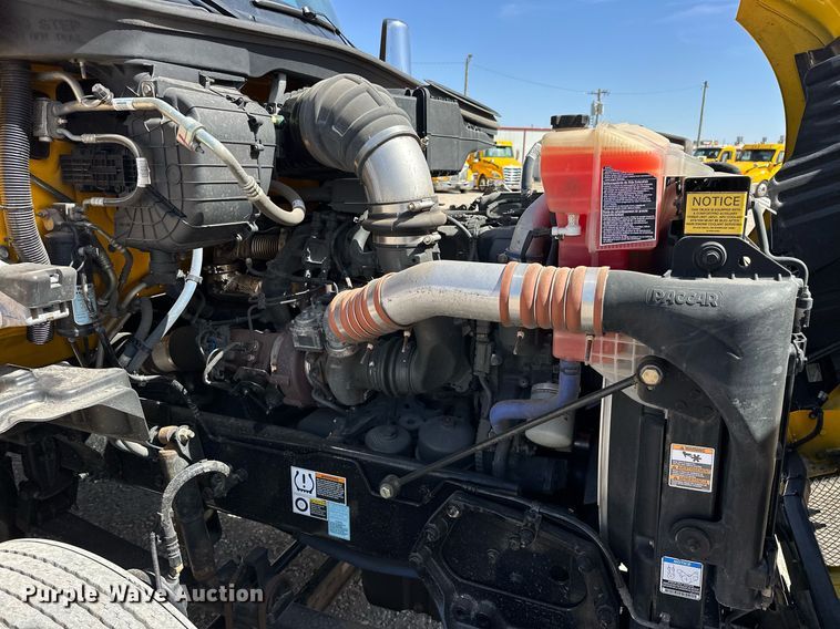 image for item EK0586 2021 Kenworth T680 semi truck