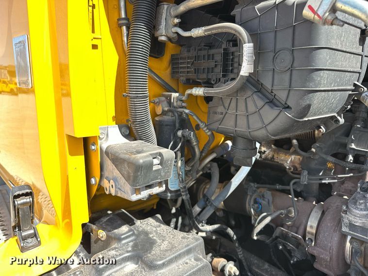 image for item EK0586 2021 Kenworth T680 semi truck